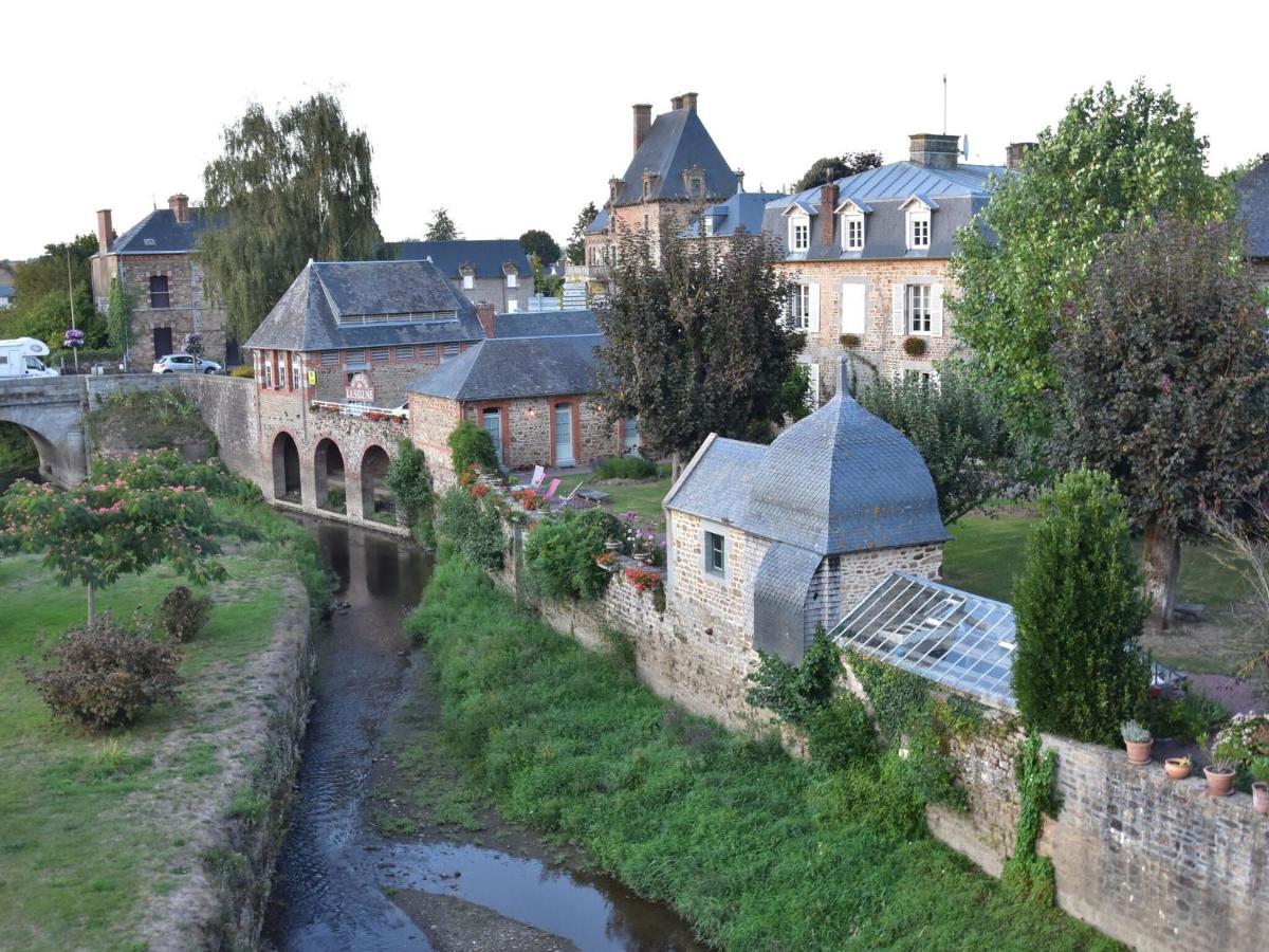 Cosy Chalet With Private Garden In Normandy Isigny-le-Buat Extérieur photo