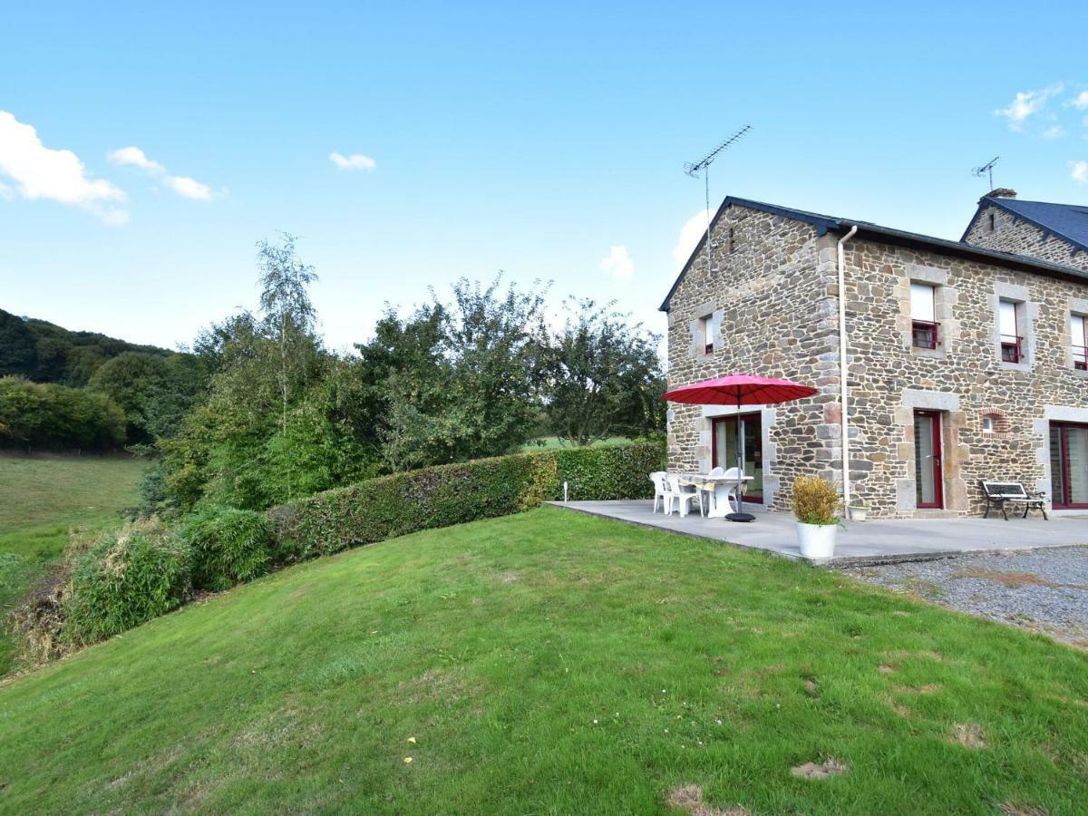 Cosy Chalet With Private Garden In Normandy Isigny-le-Buat Extérieur photo